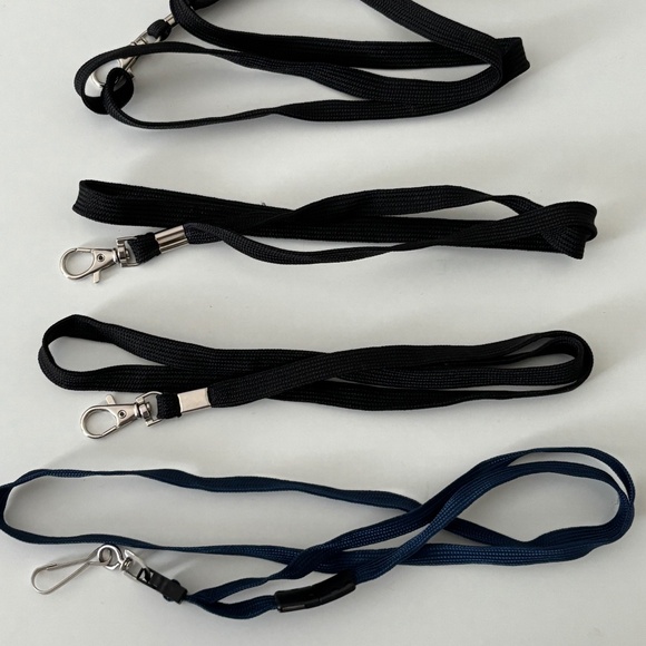 4 lanyards - Picture 1 of 2